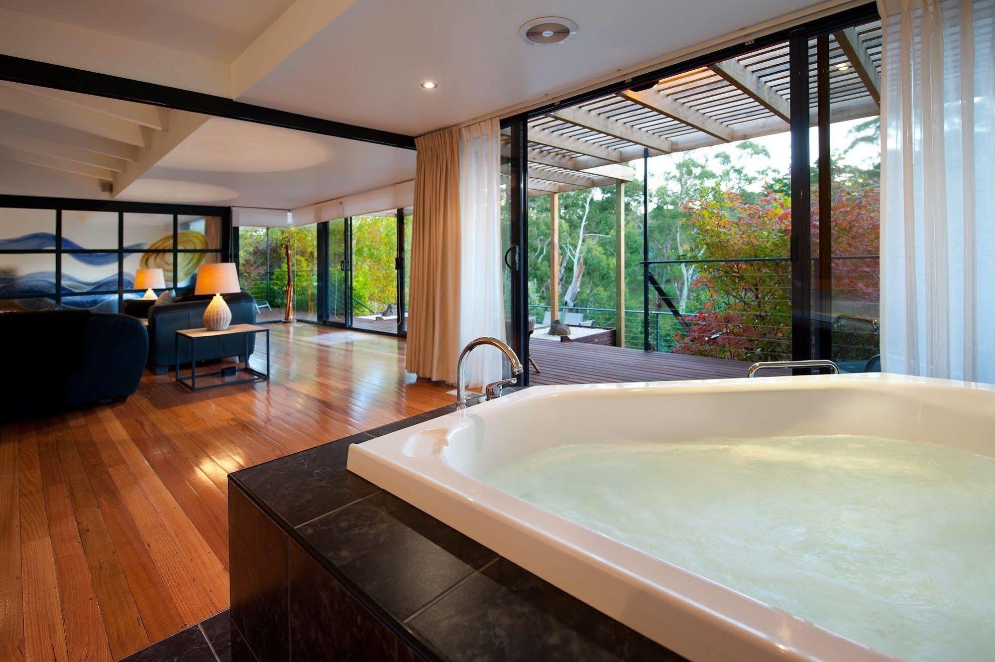 Springs Spa Villa เฮพเบิร์นสปริงส์ ภายนอก รูปภาพ